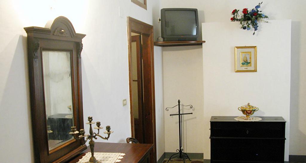 Hotel Residenza Sant'Emiliano Trevi Esterno foto